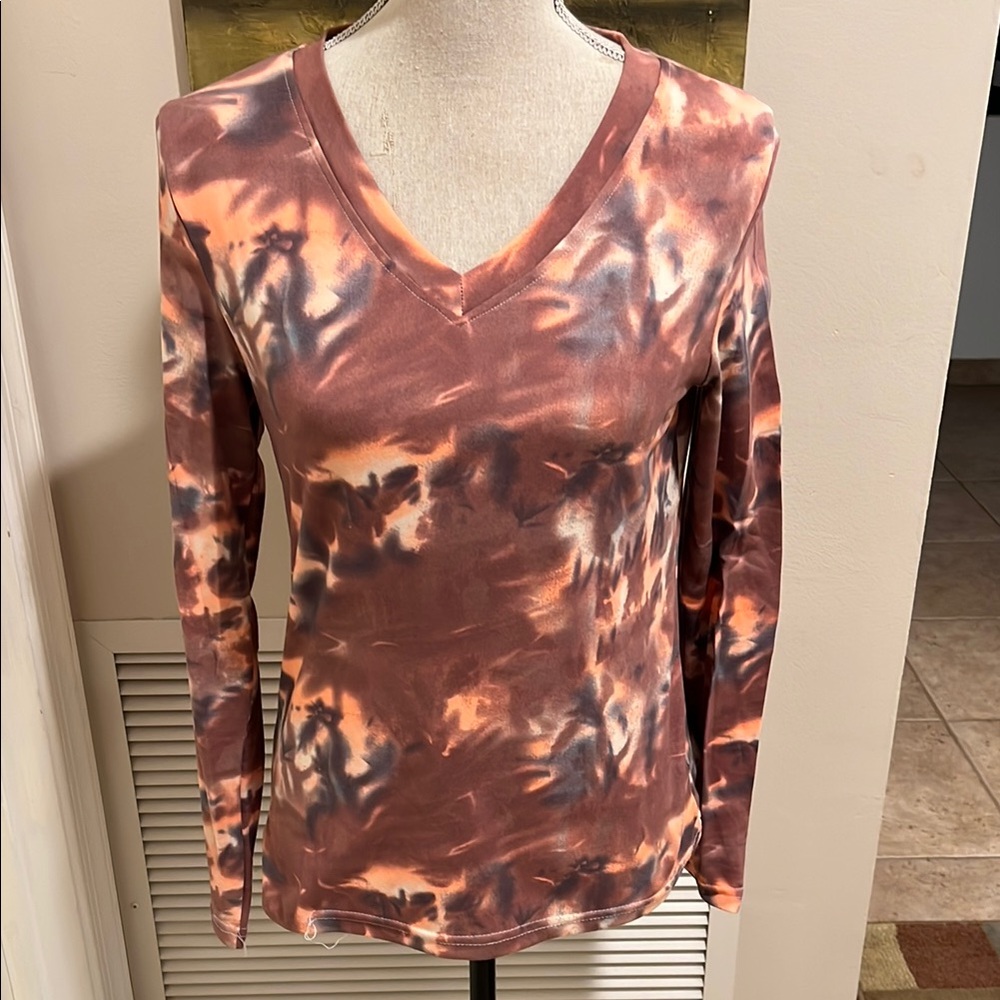 Buzz Tie Dye Stretch Long Sleeve Vneck Shirt